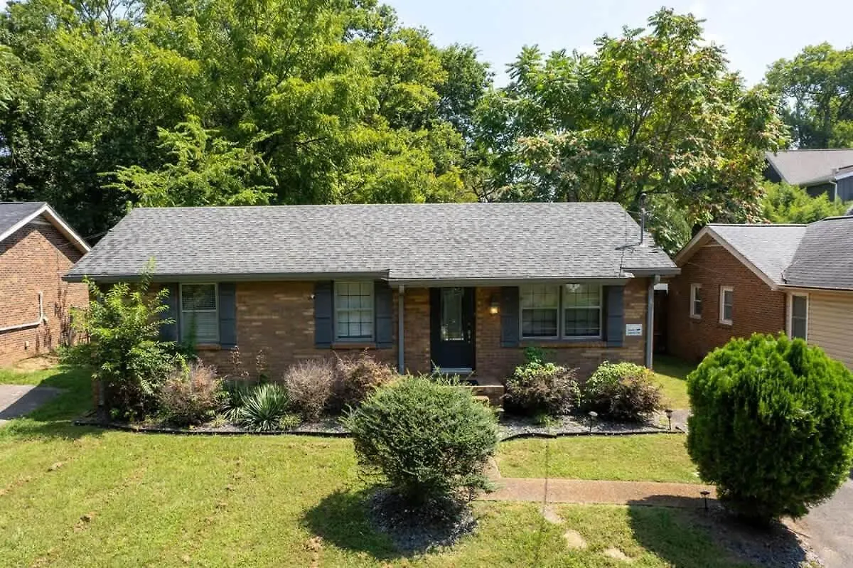 12 South Home Close To Honky Tonks & Bars Nashville
