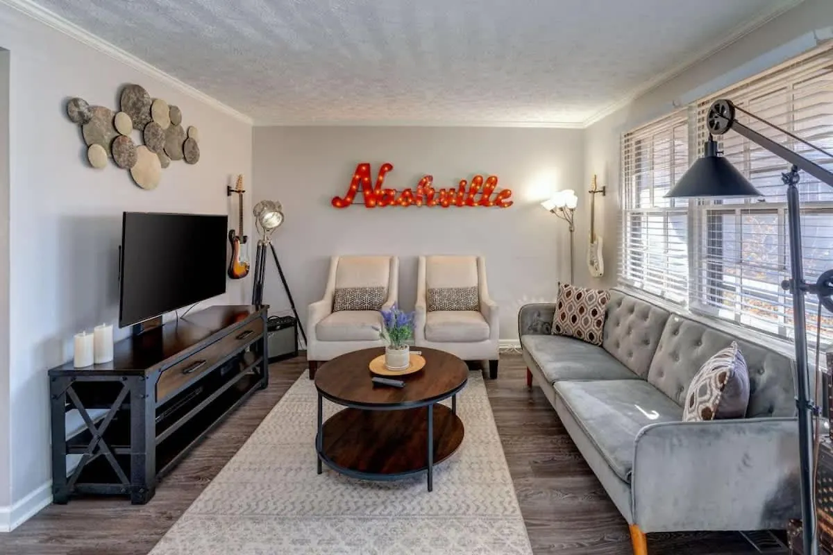 12 South Home Close To Honky Tonks & Bars Nashville
